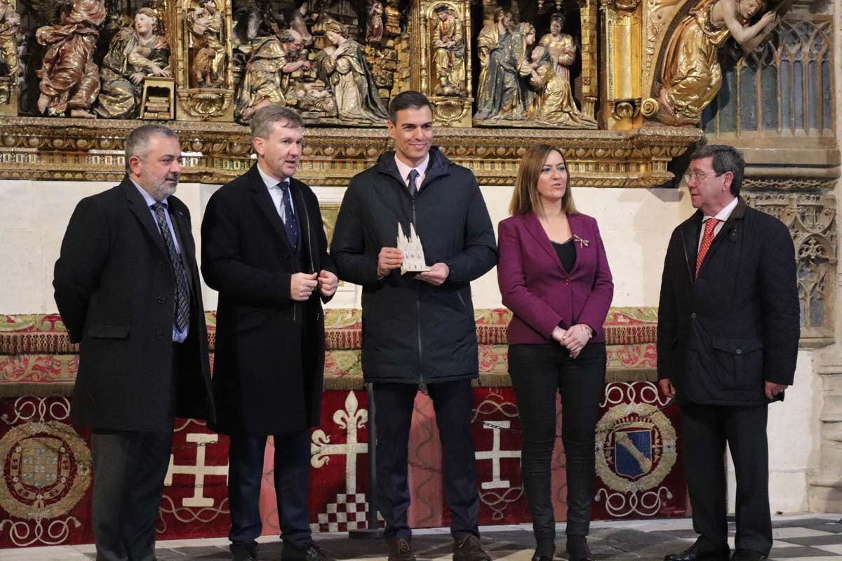 El presidente del Gobierno, Pedro Sánchez, ha culminado su viaje a Burgos con una visita a la Catedral.