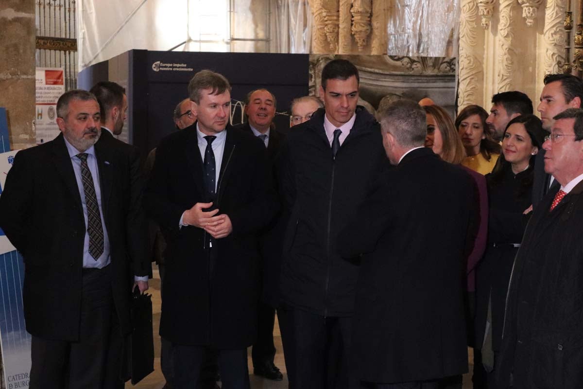 El presidente del Gobierno, Pedro Sánchez, ha culminado su viaje a Burgos con una visita a la Catedral.