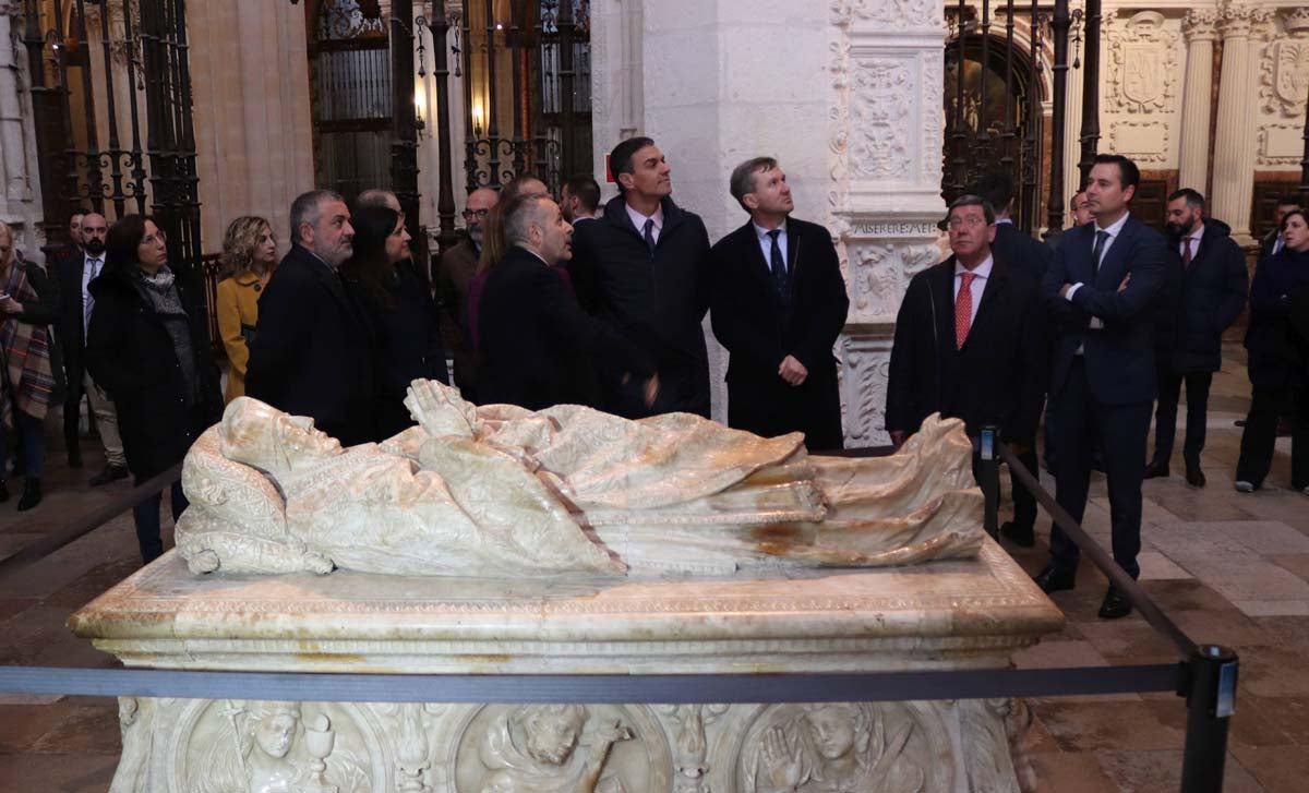 El presidente del Gobierno, Pedro Sánchez, ha culminado su viaje a Burgos con una visita a la Catedral.