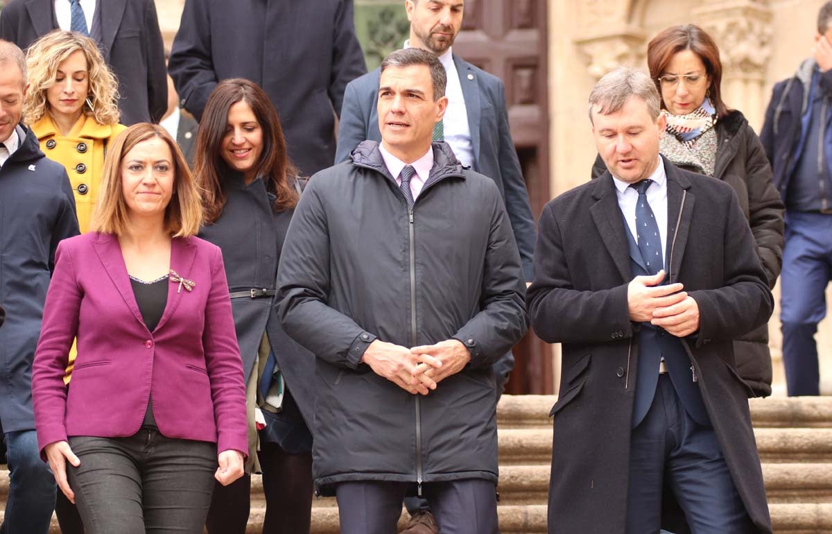 El presidente del Gobierno, Pedro Sánchez, ha culminado su viaje a Burgos con una visita a la Catedral.