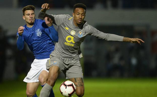 Militao, durante un partido con el Oporto. 