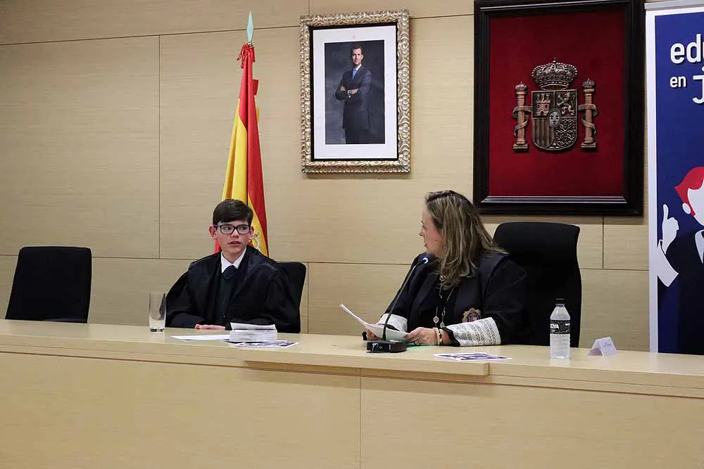 El centro educativo Campolara de Burgos inaugura la nueva programación de Educar en justicia, que arrancará el próximo 29 de marzo, con juicios simulados en todas las Audiencias Provinciales de Castilla y León