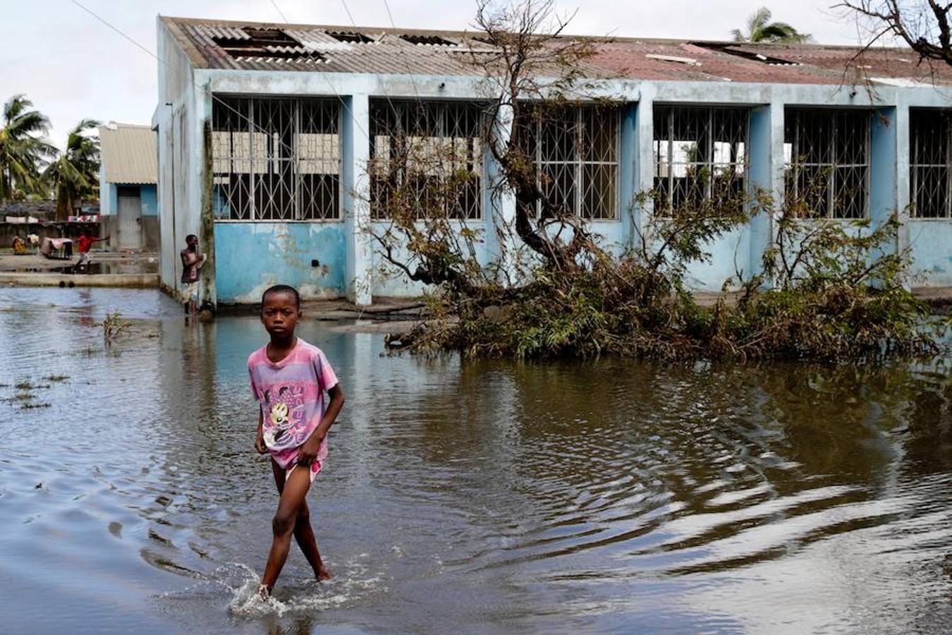 El ciclón Idai, que ha devastado poblaciones enteras a su paso por Mozambique, Malawi y Zimbabue, ha causado al menos 2,8 millones de afectados, según los cálculos que hoy hizo públicos el Programa Mundial de Alimentos (PMA) de las Naciones Unidas.