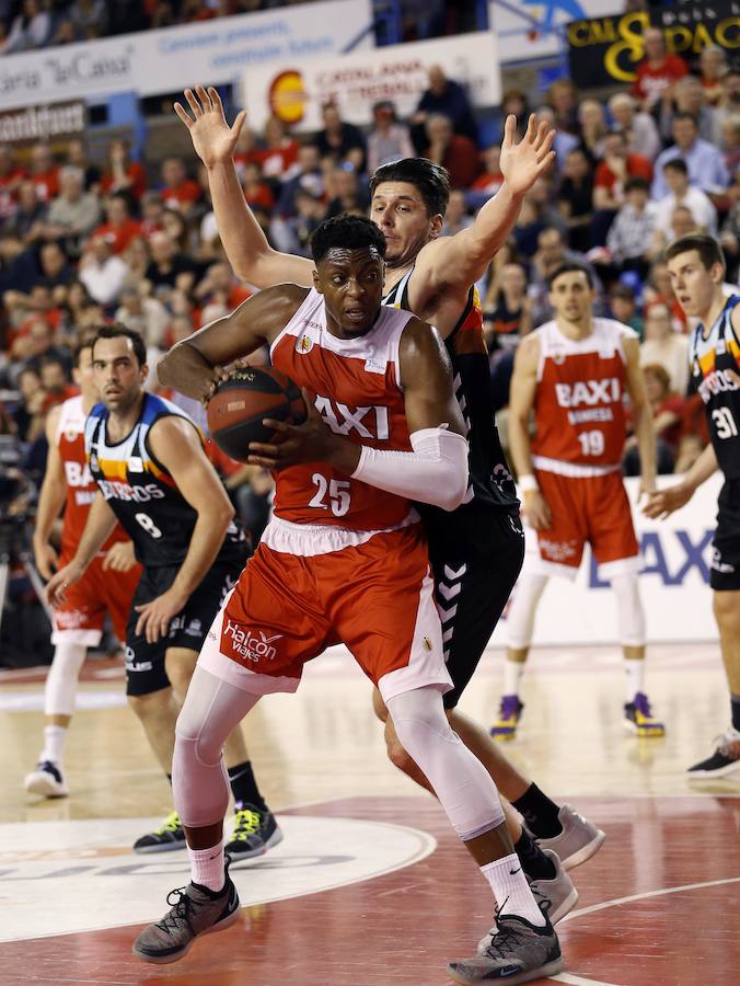 Fotos: Las mejores imágenes del choque entre BAXI Manresa y San Pablo Burgos