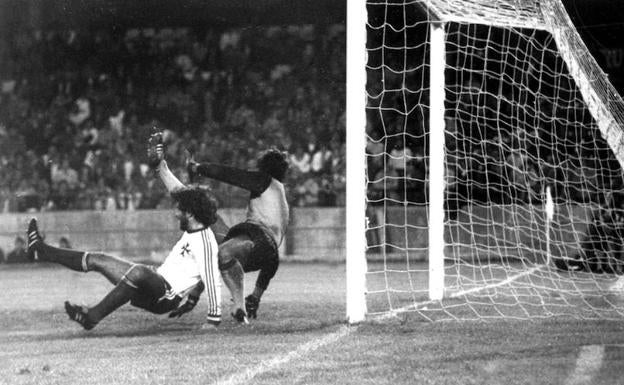 Juan Señor marcó el duodécimo y definitivo gol ante Malta en el histórico 12-1. 