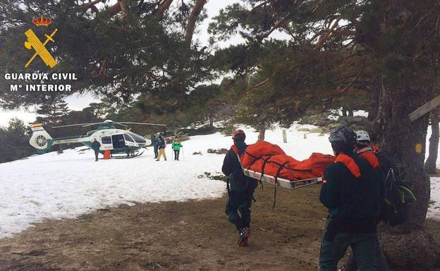 Rescate de una montañera en Siete Picos por el EREIN hace tres años.