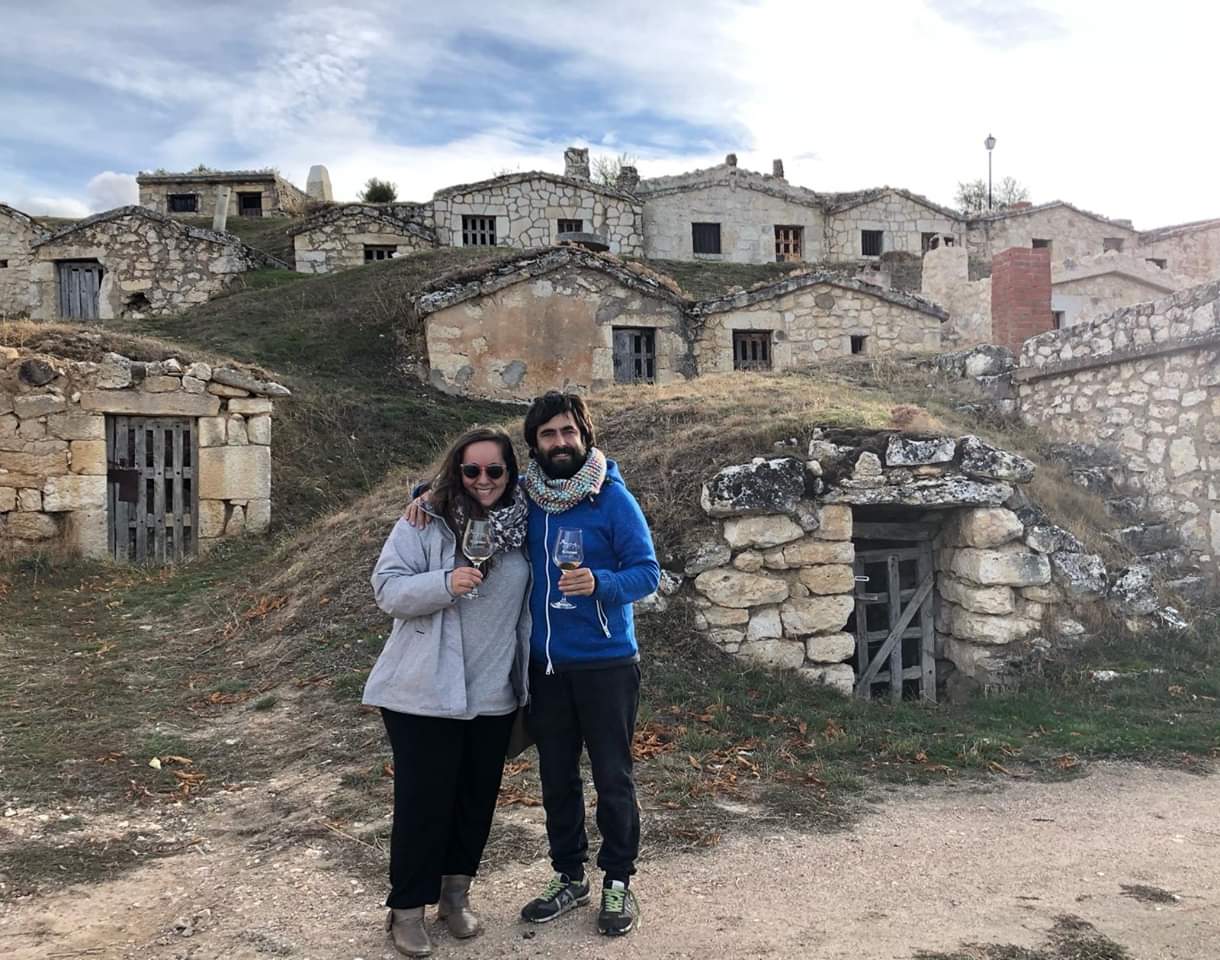 Un enoturismo sostenible y cuyos fondos repercutan en la puesta en valor de este patrimonio relacionado con la cultura del vino. Ese es el objetivo que busca el Ayuntamiento de Moradillo de roa (Burgos) con su barrio de bodegas y lagares tradicionales de 'El Cotarro'.