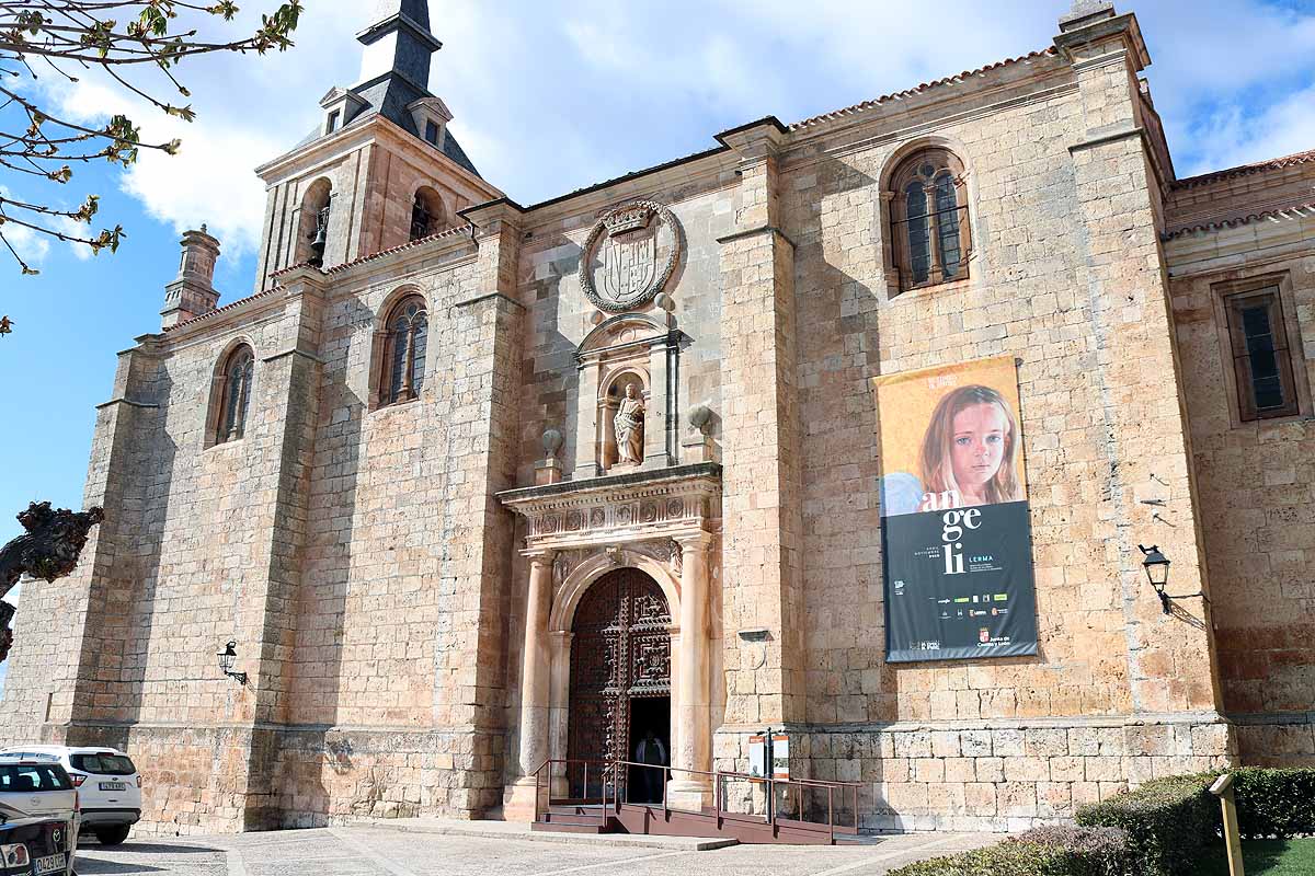 Lerma inaugura mañana Las Edades del Hombre. Aquí puedes hacer un recorrido por las 90 obras que componen la muestra 'Angeli', donde los ángeles cobran protagonismo, más de 300 de estos seres, algunos buenos y otros malos, acompañan durante la visita.