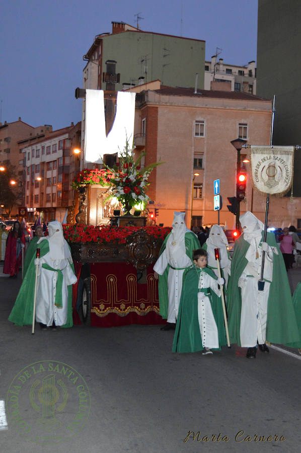 La Cofradía de Santo Columna, que está asociada al Círculo Católico de Obreros, conmemora esta Semana Santa los cincuenta años de una de sus dos tallas, el 'Santo Sudario', una obra elaborada por Fortunato Sotillo que destaca por su magnífica carroza esculpida en madera.