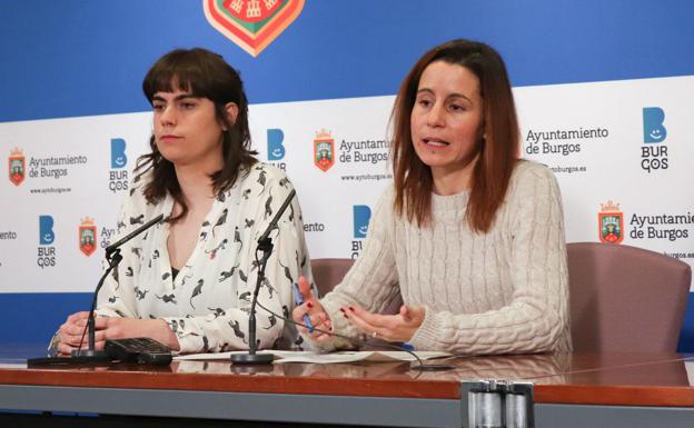 Eva de Ara, a la derecha, ha estado acompañada en la rueda de prensa por la candidata de Imagina a la Alcaldía de Burgos en las próximas elecciones municipales, Eugenia Sanz.