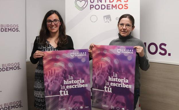 La cabeza de lista al Congreso de Unidas Podemos por Burgos, María Dolores Martín-Albo (derecha), acompañada por la procuradora Laura Domínguez.