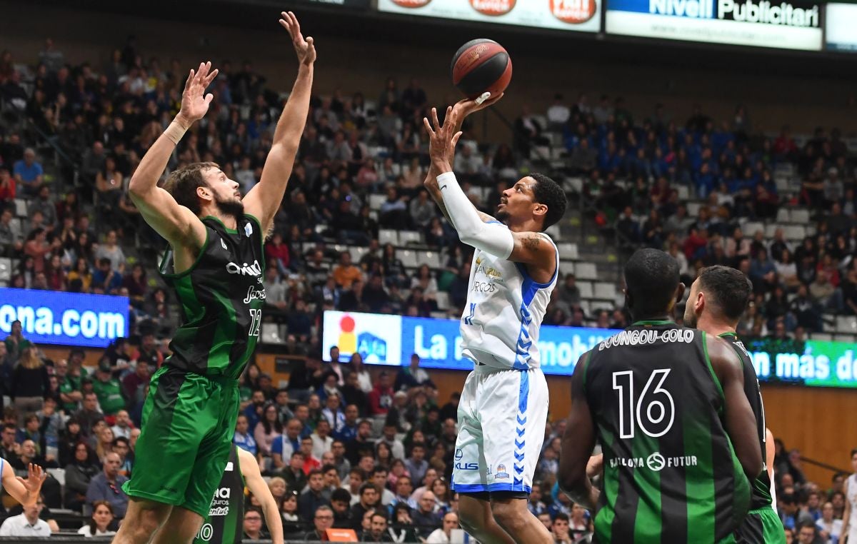 Una selección de las mejores imágenes del encuentro disputado por el San Pablo Burgos en Badalona.