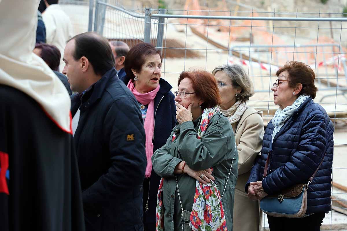 Fotos: Dolor con la caída y rotura de la imagen del Santísimo Cristo de Burgos