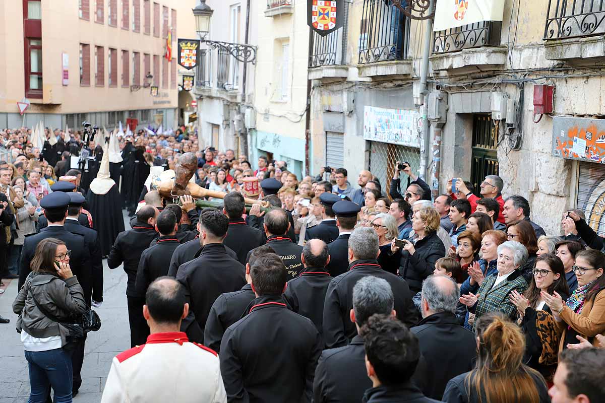 Fotos: Dolor con la caída y rotura de la imagen del Santísimo Cristo de Burgos