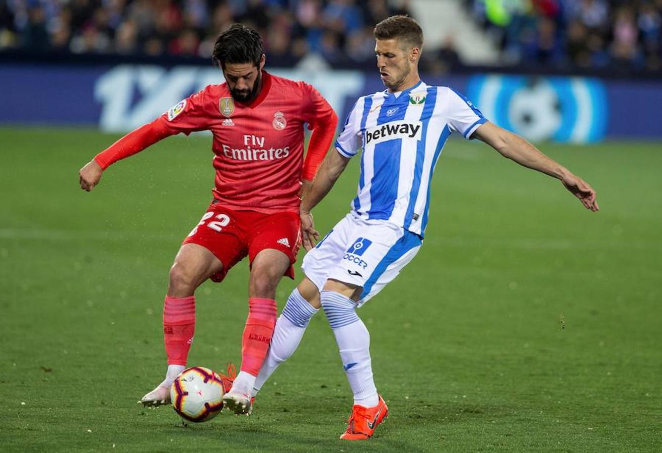 Butarque vivió una noche de emociones con la visita del Real Madrid, que jugó su primer partido de esta Liga en lunes.