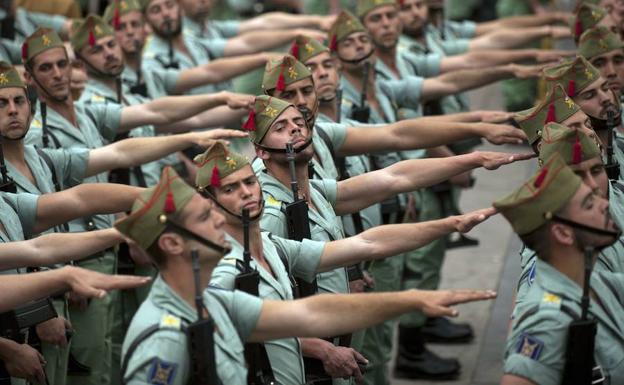 Miembros de la Legión en un desfile.