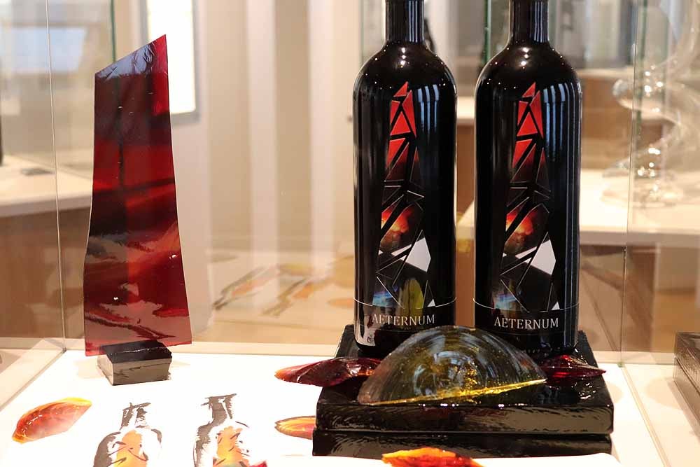 El Centro de Recepción de Turistas de Burgos inaugura esta Semana Santa dos espacios expositivos dedicados al mundo del vino y a l arte de las vidrieras, con Burgos como protagonista