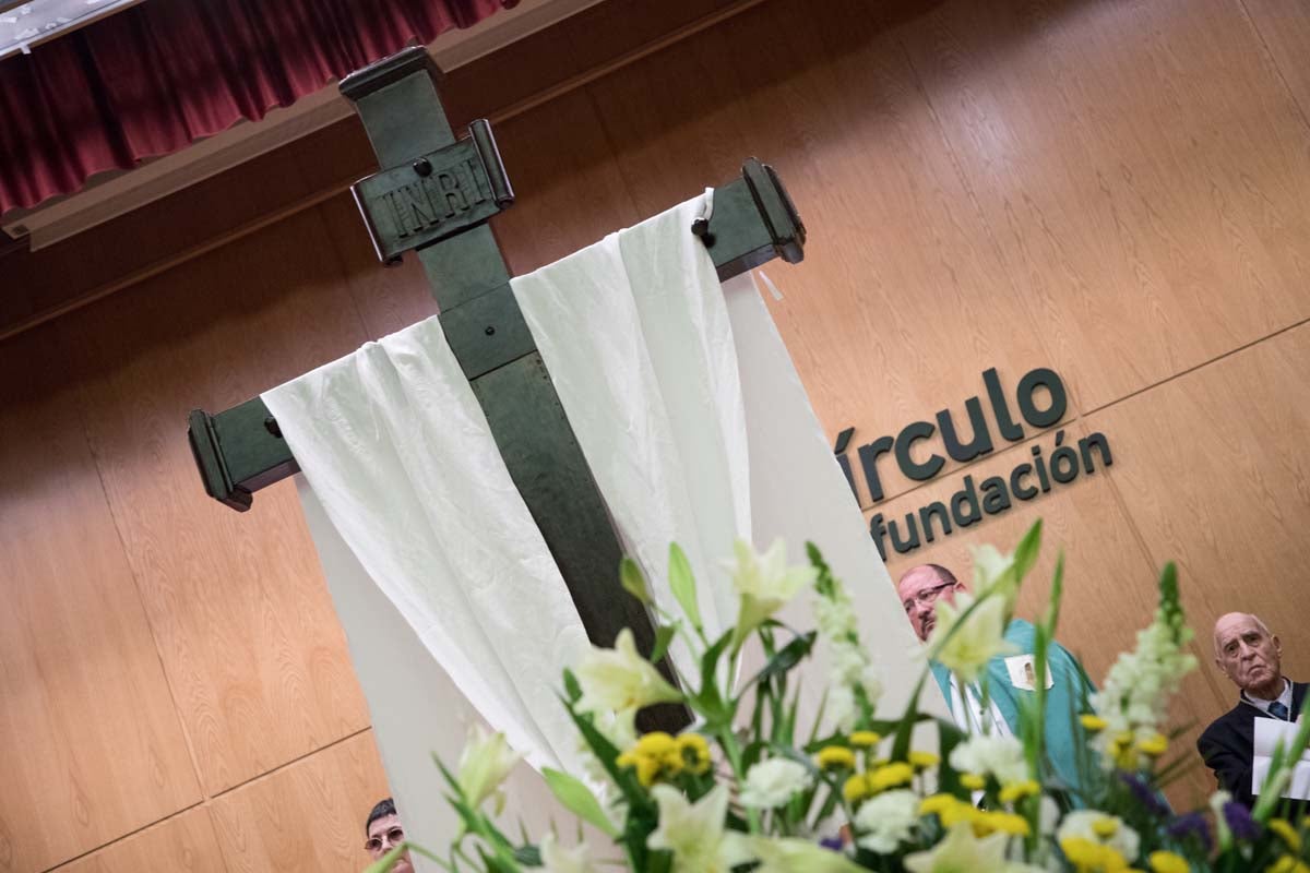 La lluvia impide a la cofradía de la Santa Columna y el Círculo Católico de Obreros llevar a cabo su primer viacrucis por el barrio de Vega.