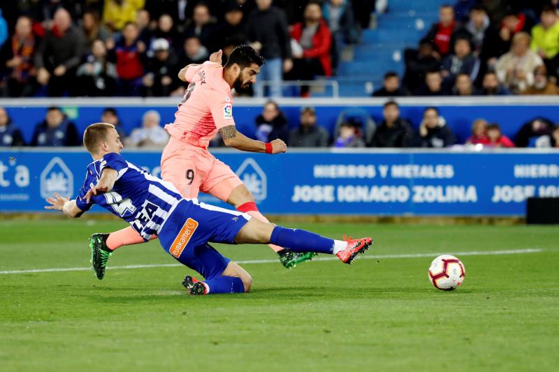 Fotos: Las mejores imágenes del Alavés-Barcelona