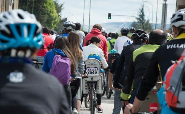 El Día d ela Bici ya es un clásico en Burgos. 