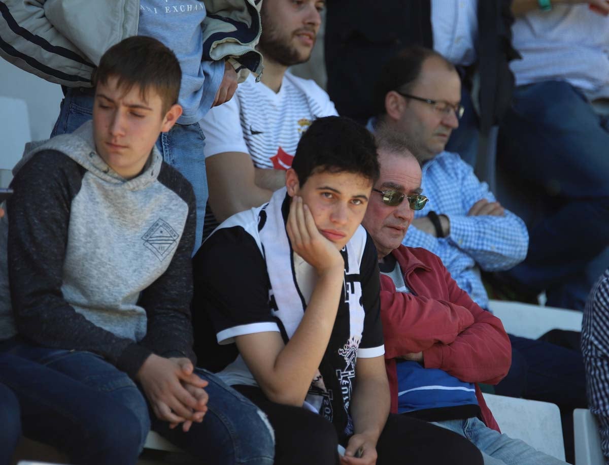 Más de 3.000 personas abarrotan las gradas de El Plantío para animar al Burgos CF