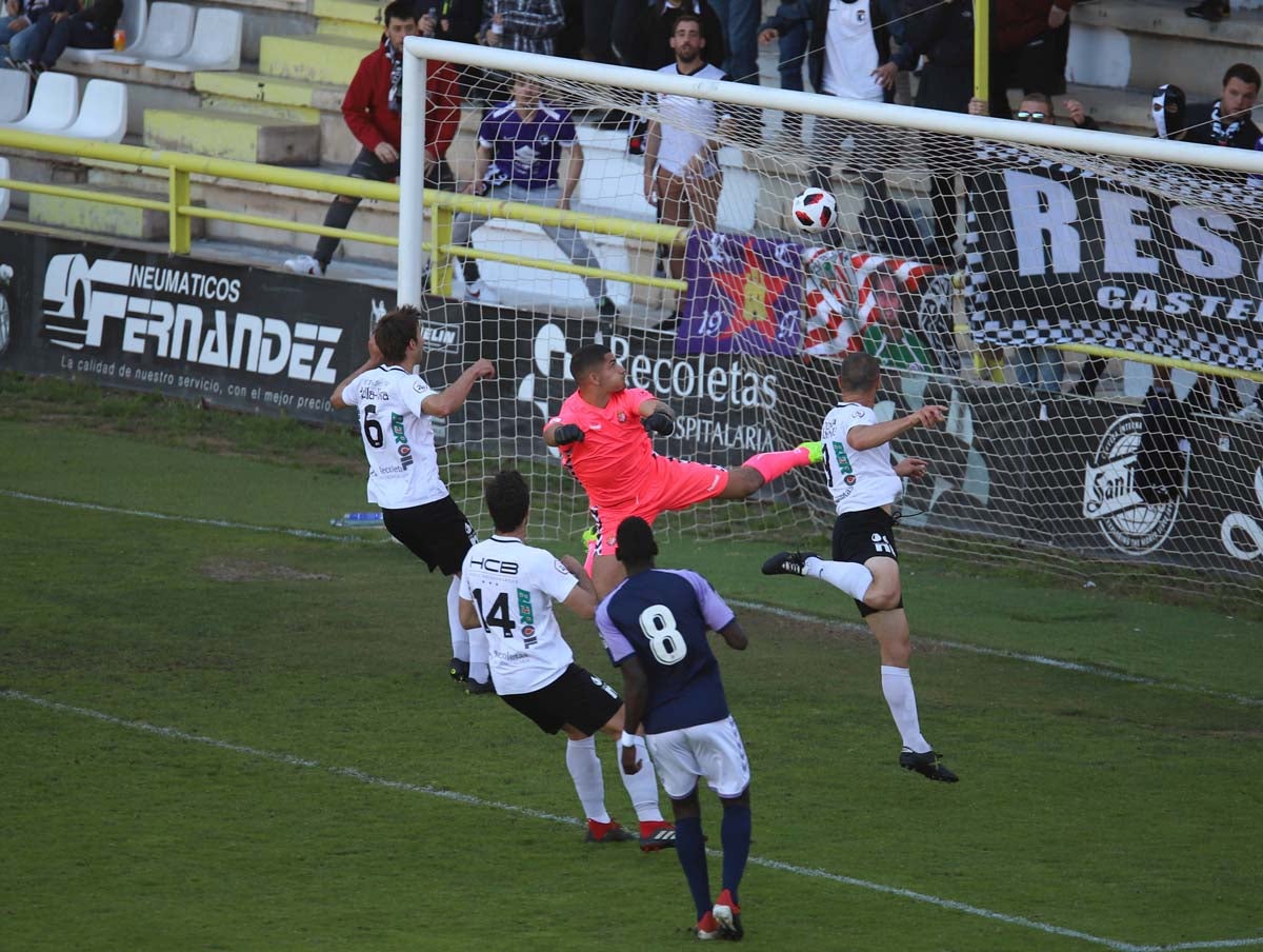 Una selección de las mejores imágenes del Burgos CF - real Valladolid B.