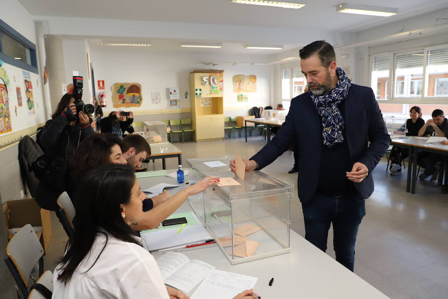 La jornada electoral ha dejado muchas imágenes en Burgos