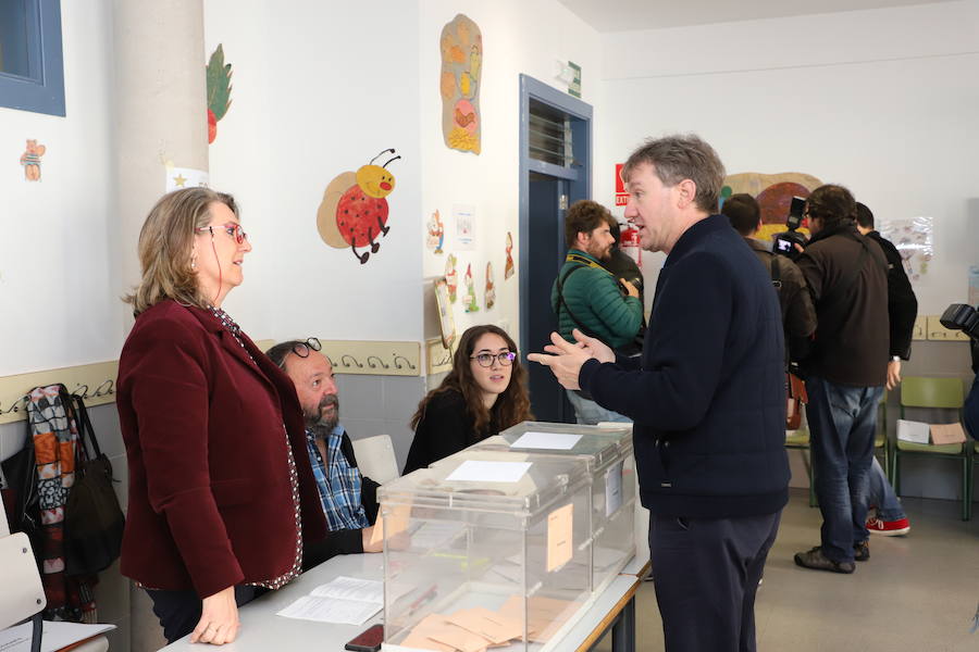 La jornada electoral ha dejado muchas imágenes en Burgos