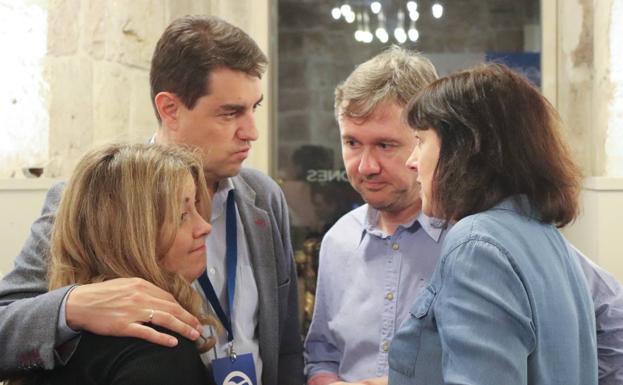 Imagen principal - El PP reconoce que el resultado «no es bueno» y apela de nuevo al voto útil