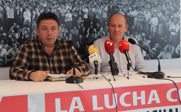 El secretario provincial de UGT, Pablo Dionisio Fraile (izquierda), junto a su homólogo en CC OO Burgos, Ángel Citores.