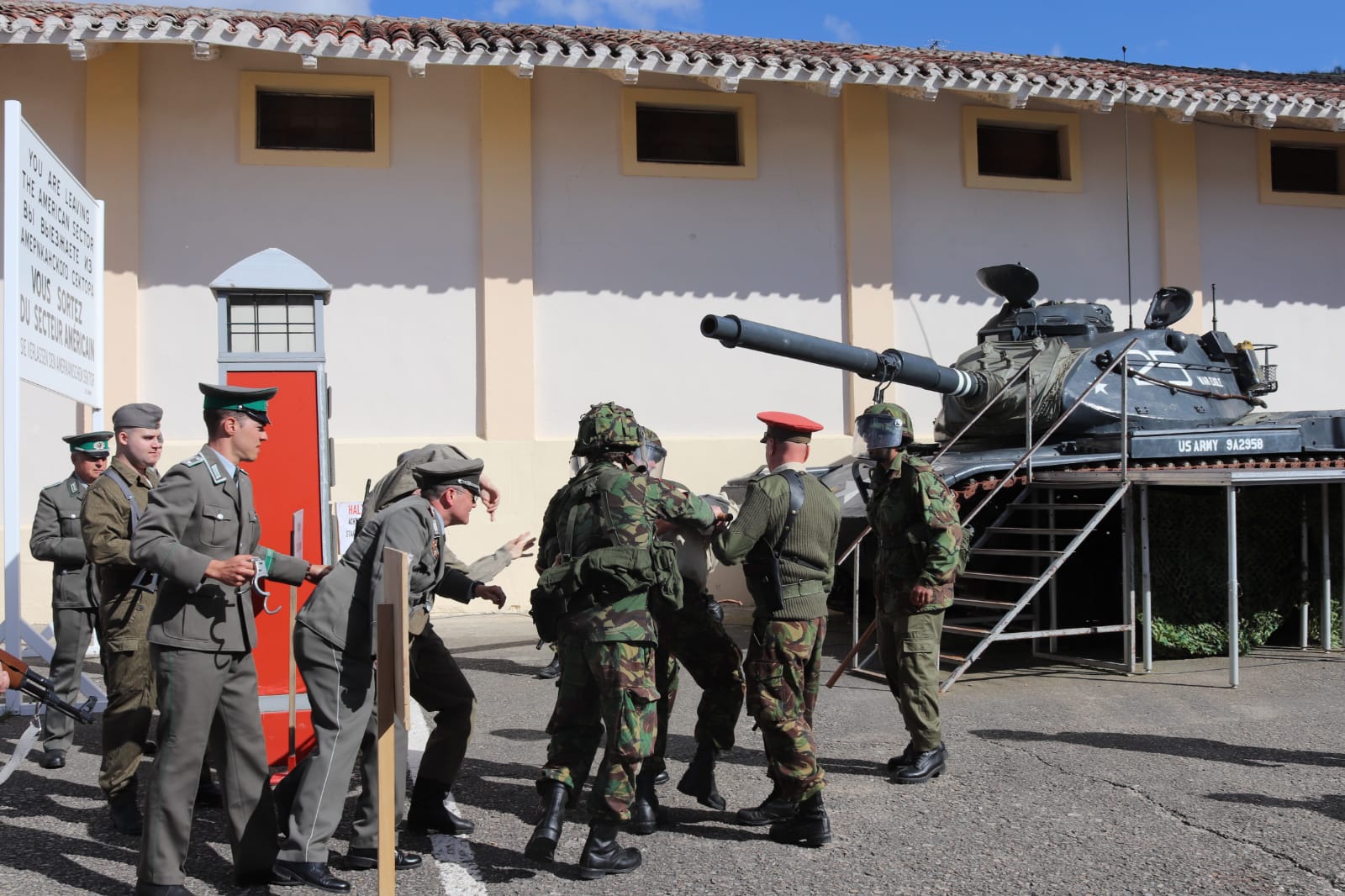 Fotos: Recreación dinámica de la II Guerra Mundial durante la IV Expohistórica de Belorado.