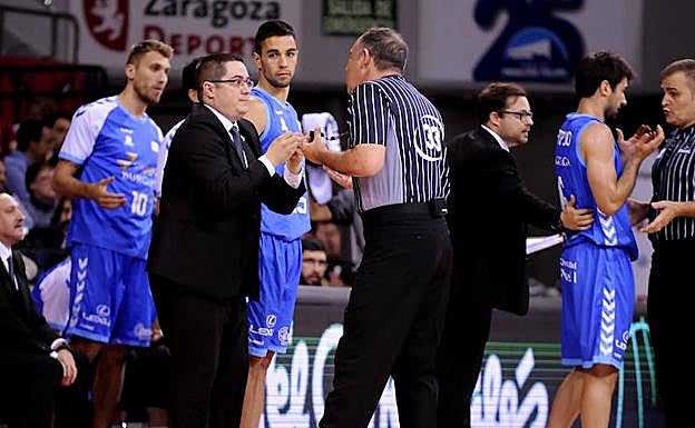 'Epi' habla con Pérez Pérez uno de los colegiados del partido