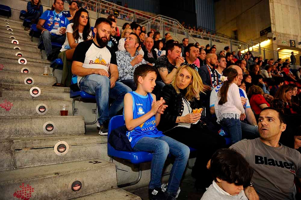 El San Pablo Burgos ha contado con mucha afición burgalesa en su encuentro ante el Baskonia en el Buesa Arena