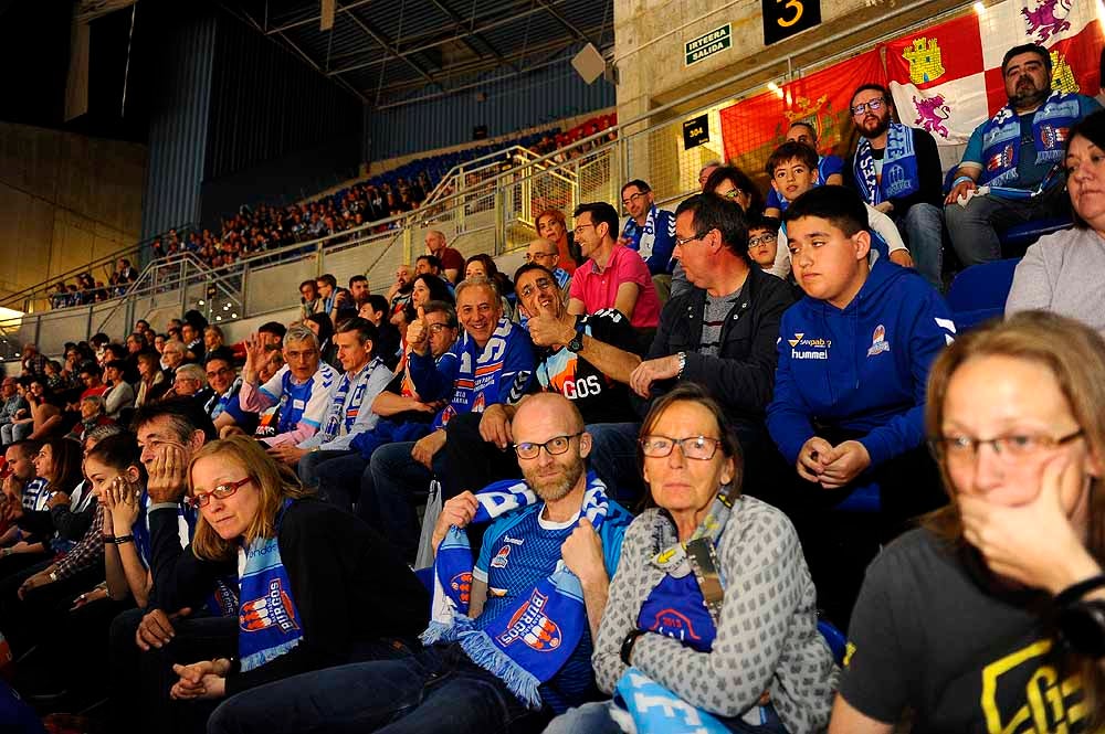 El San Pablo Burgos ha contado con mucha afición burgalesa en su encuentro ante el Baskonia en el Buesa Arena