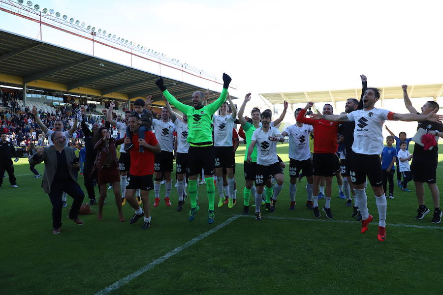 Fotos: La celebración el El Plantío tras la salvación del Burgos CF