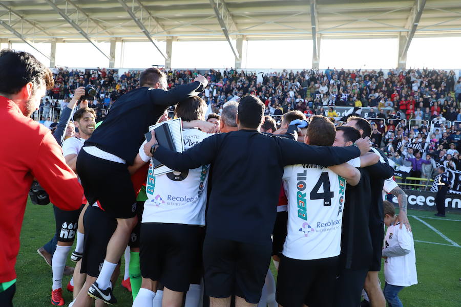 Fotos: La celebración el El Plantío tras la salvación del Burgos CF