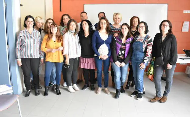 Participantes en el VII Encuentro de Familias de Acogida de Cruz Roja en Burgos.