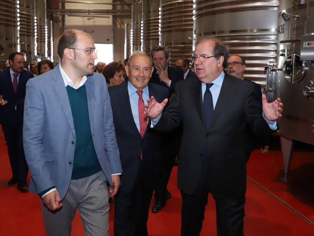 El presidente de la Junta de Castilla y León, Juan Vicente Herrera, ha inaugurado el Centro de Protos de Alta Tecnología de Elaboración en Anguix (Burgos)