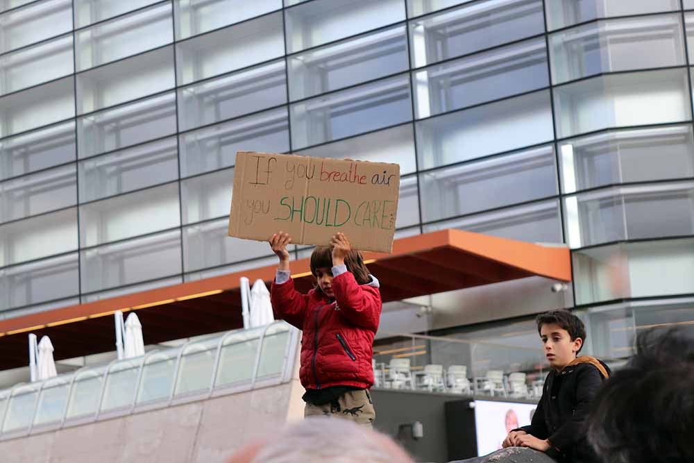 El paseo de Atapuerca ha sido el lugar donde se ha celebrado esta sentada, con motivo de la segunda huelga mundial estudiantil contra el cambio climático 