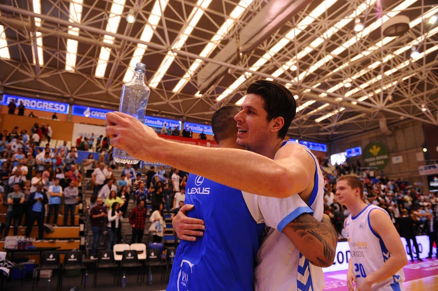 Fotos: El San Pablo Burgos despide la temporada con una victoria histórica en Lugo