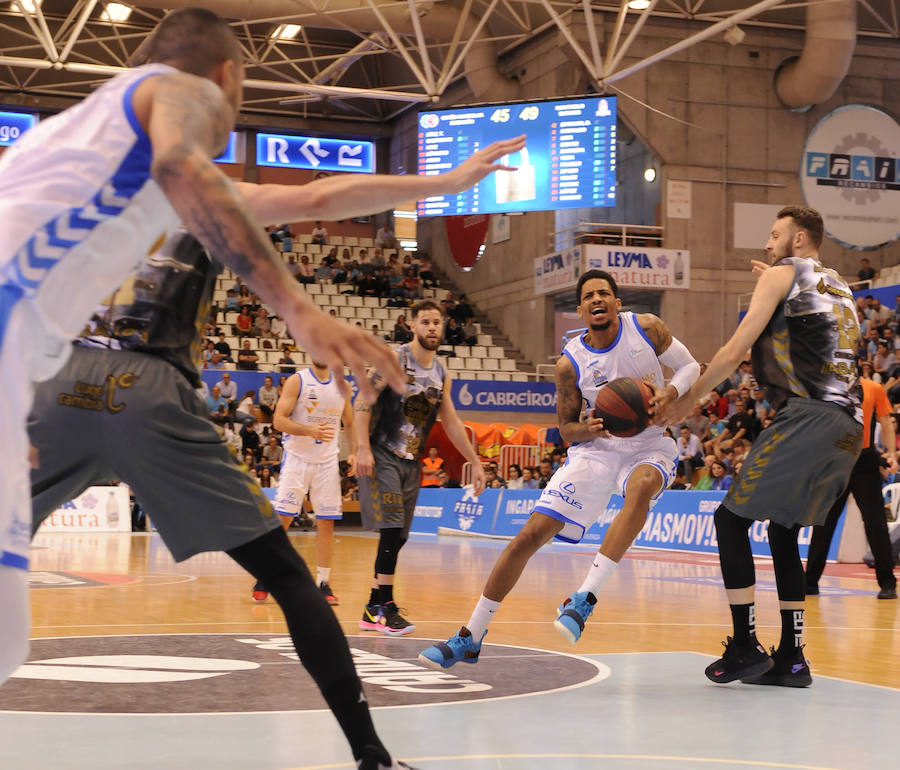 Fotos: El San Pablo Burgos despide la temporada con una victoria histórica en Lugo