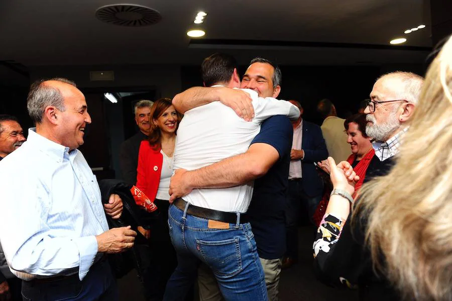 Fotos: Así celebró el PSOE de Burgos su victoria el las elecciones municipales