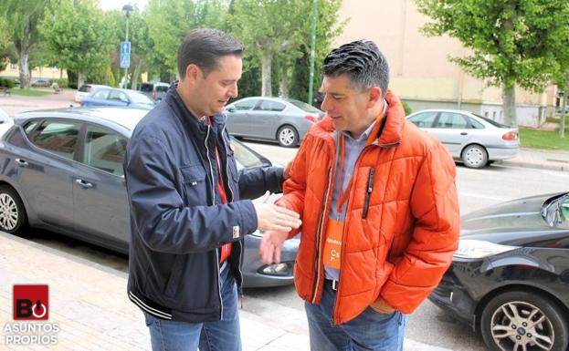 Daniel de la Rosa, candidato a la Alcaldía por el PSOE, y Vicente Marañón, candidato de Ciudadanos