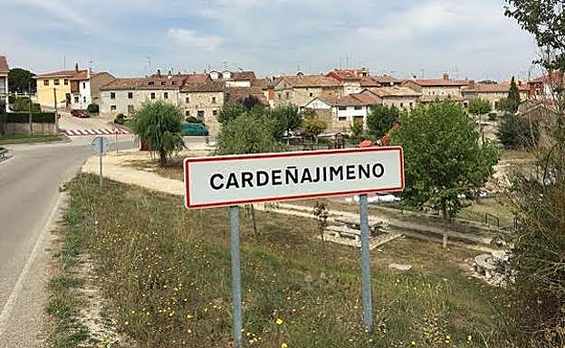 Entrada a Cardeñajimeno, municipios burgalés con la renta más alta.