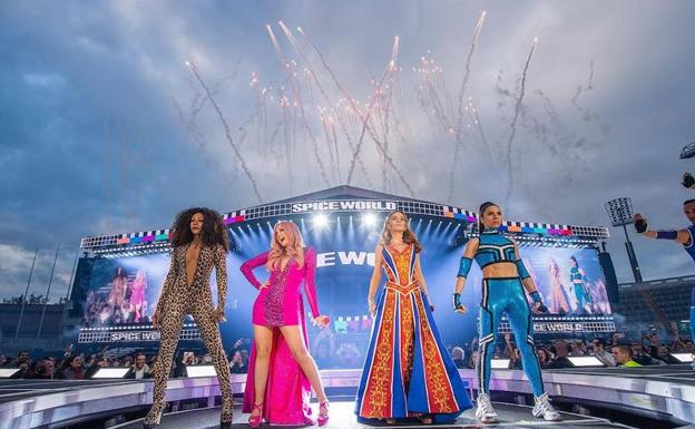 Melanie Brown, Emma Bunton, Geri Horner y Melanie Chisholm, en su reaparición.