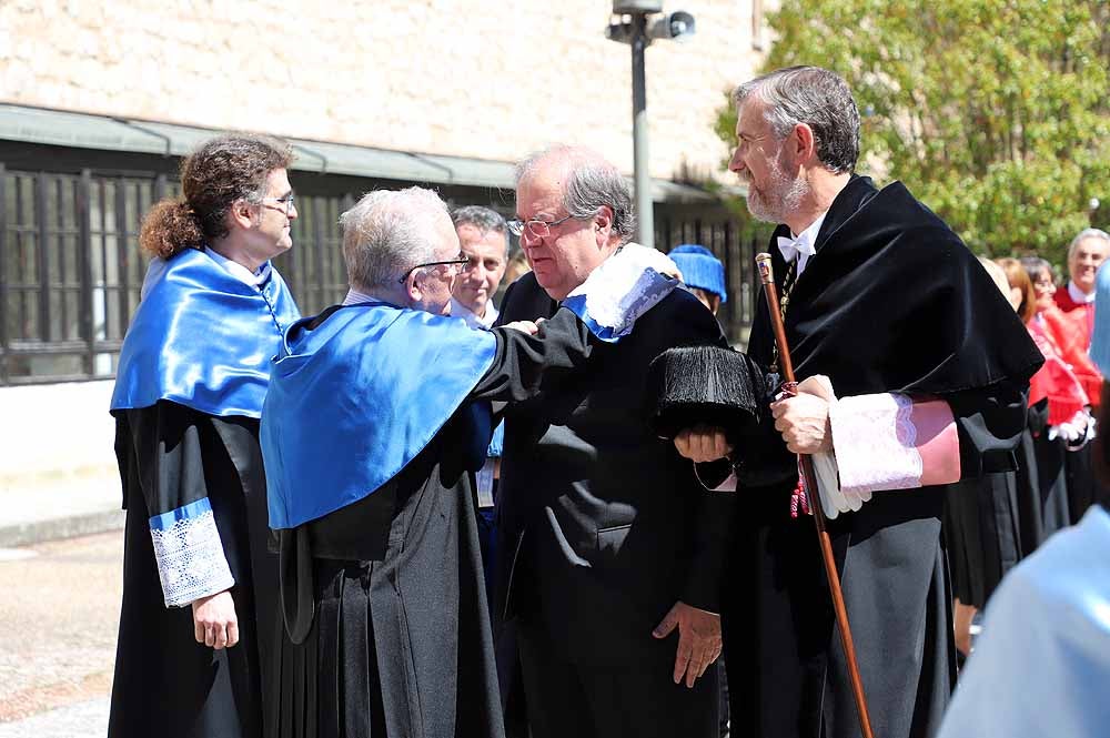 La Universidad de Burgos ha celebrado sus 25 años con la investidura de Juan José Laborda como doctor Honoris Causa