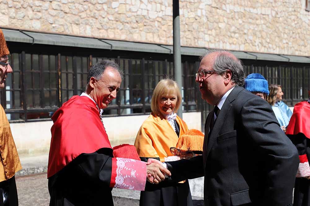 La Universidad de Burgos ha celebrado sus 25 años con la investidura de Juan José Laborda como doctor Honoris Causa