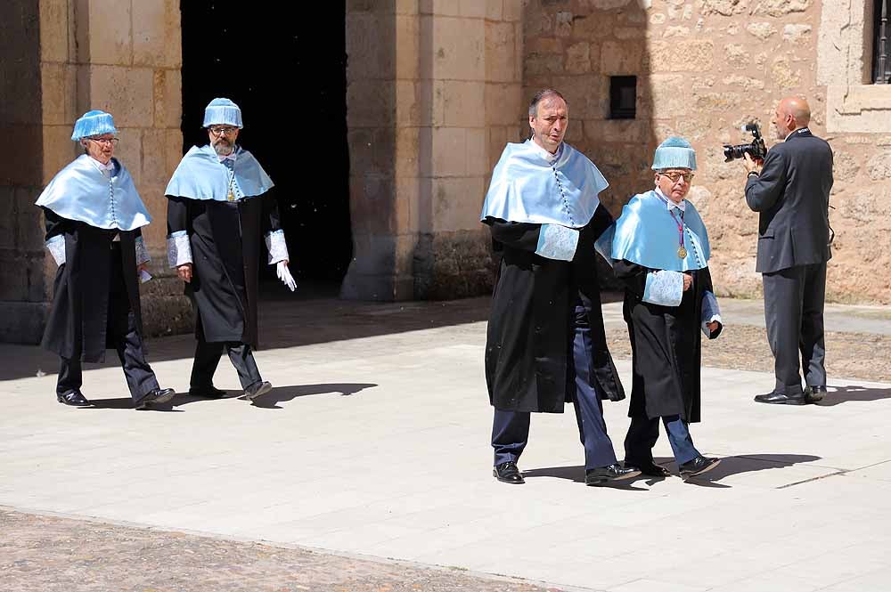 La Universidad de Burgos ha celebrado sus 25 años con la investidura de Juan José Laborda como doctor Honoris Causa