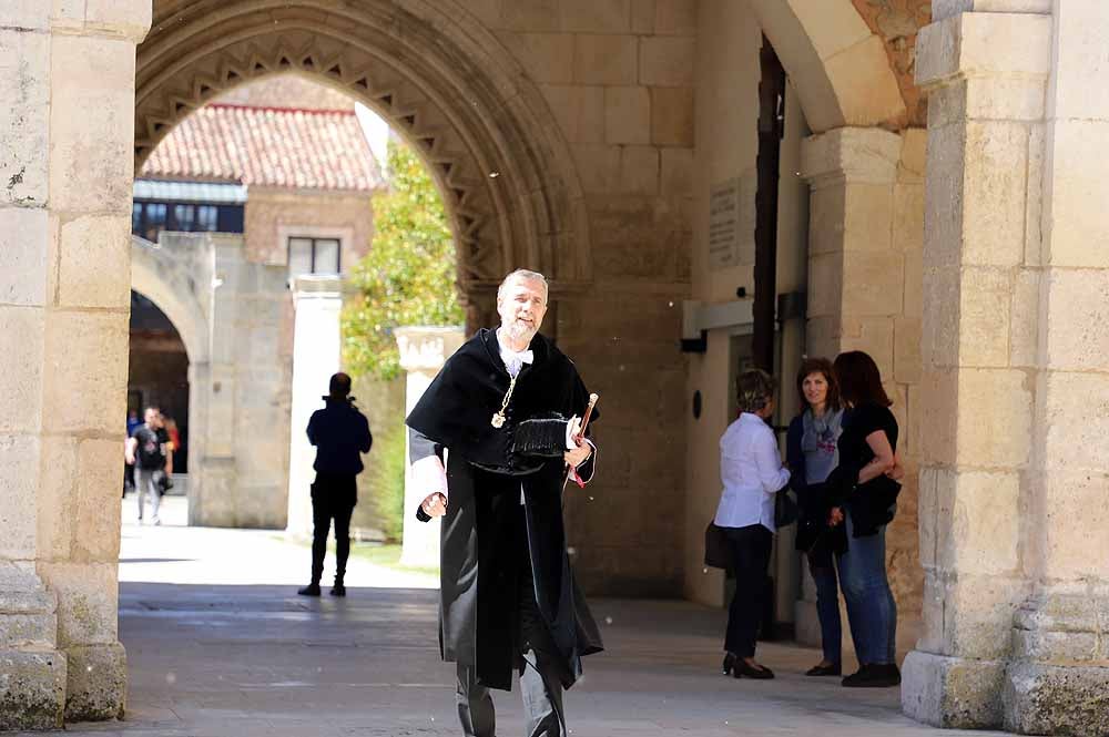 La Universidad de Burgos ha celebrado sus 25 años con la investidura de Juan José Laborda como doctor Honoris Causa