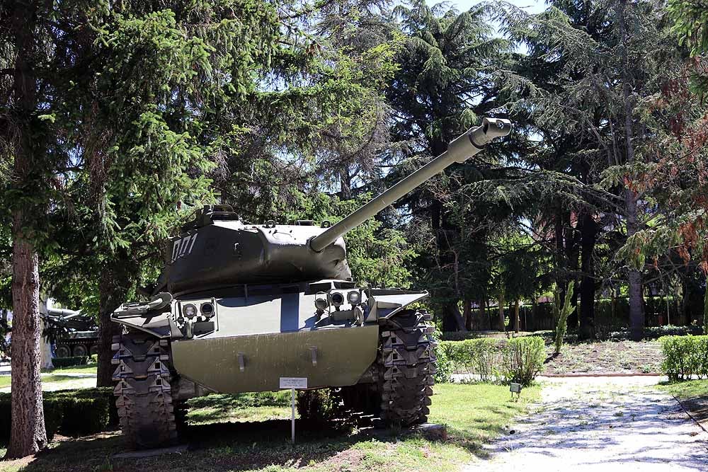 Las unidades militares de Burgos y la Guardia Civil han celebrado el Día de las Fuerzas Armadas con una exhibición de equipamiento y material militar y talleres para grandes y pequeños